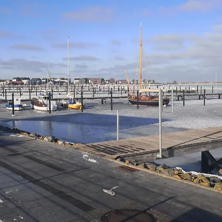 Apartment Ostseeblick Aquamarina 57 *